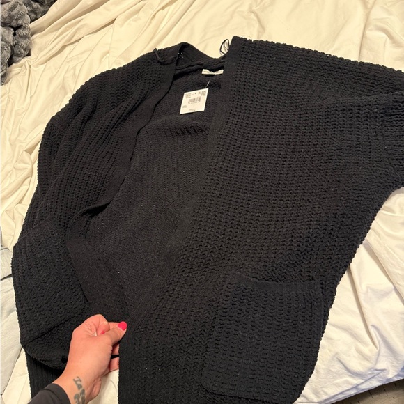 American Eagle Outfitters Black Cardigan Sweater - Picture 6 of 6
